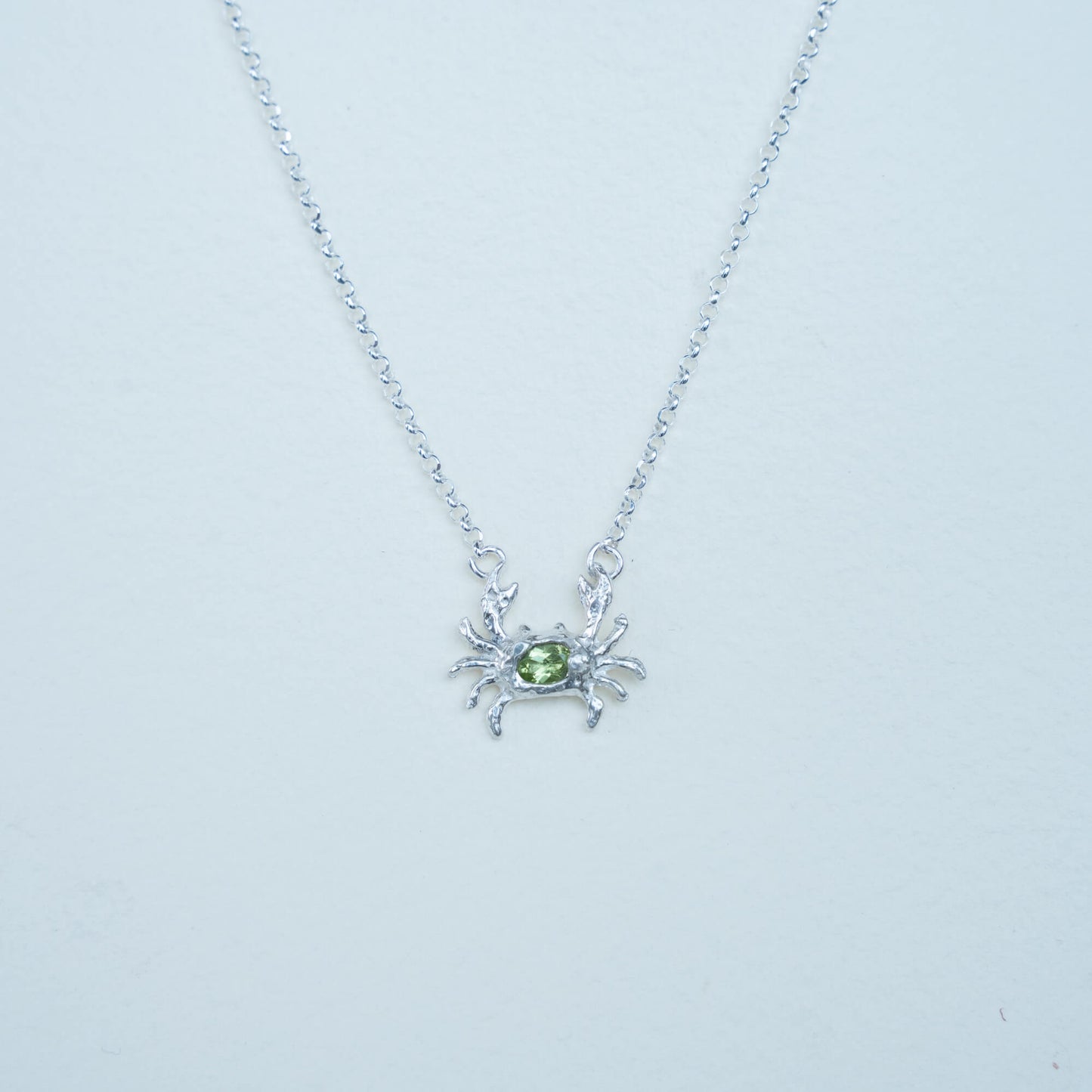 Collar cangrejo verde