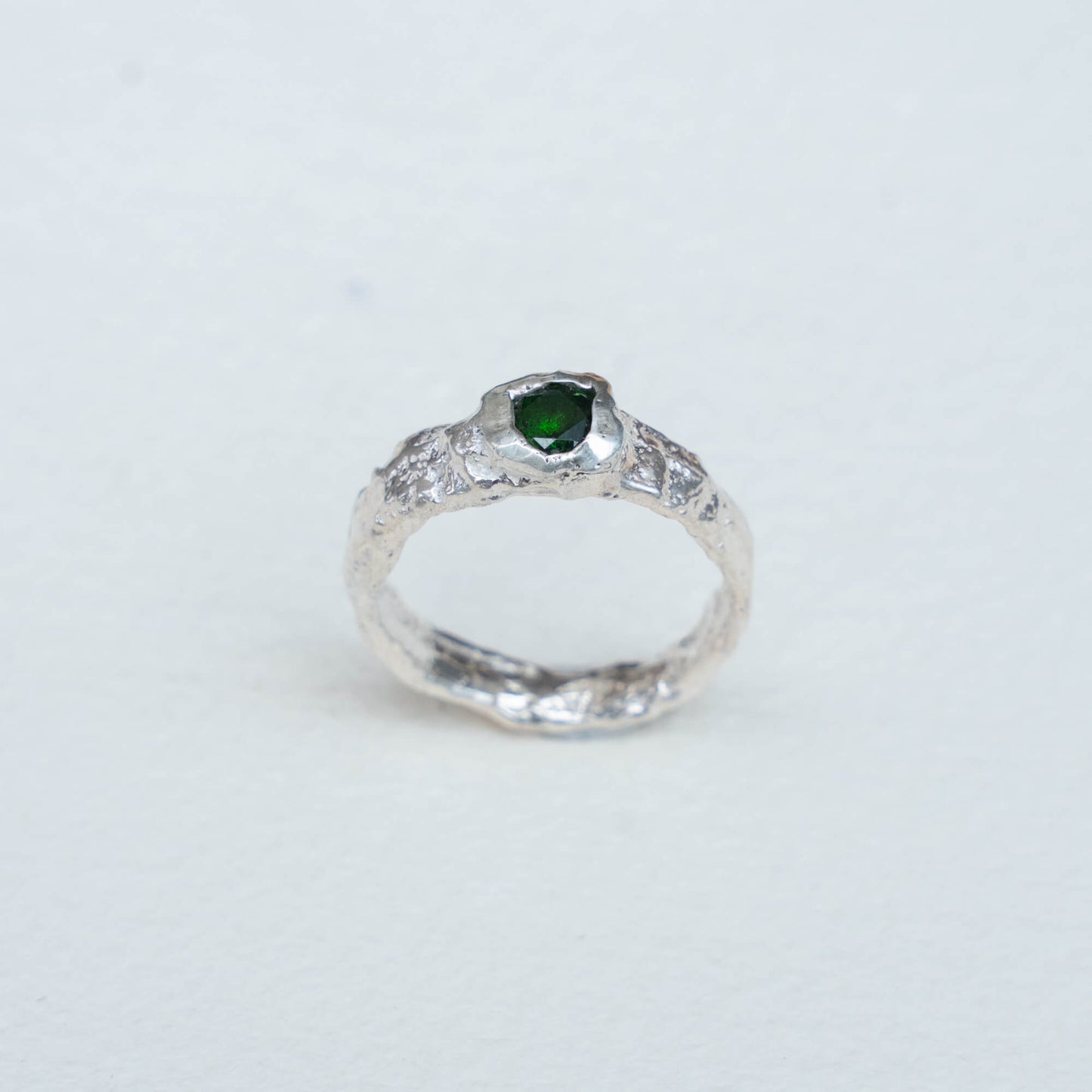 Anillo de Lava cromodiopsidio