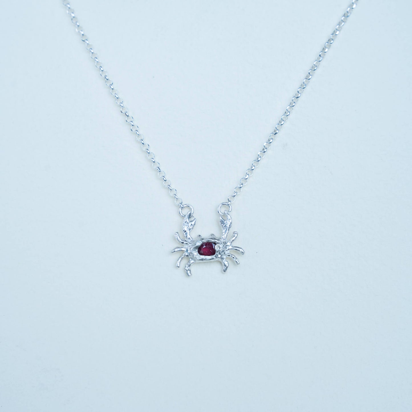 Collar cangrejo rojo