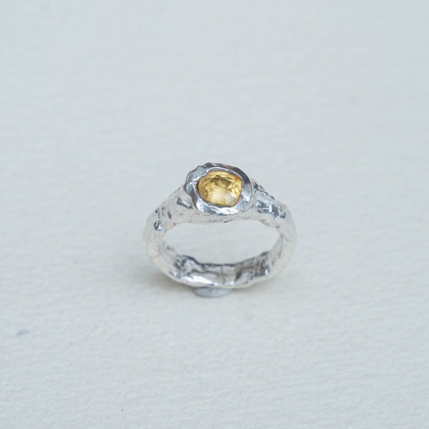 Anillo de Lava zafiro