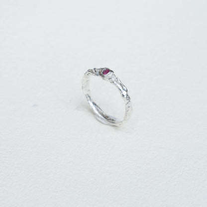 Anillo de Lava rubí