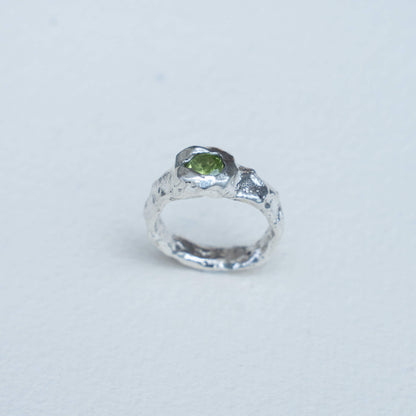 Anillo de Lava peridoto