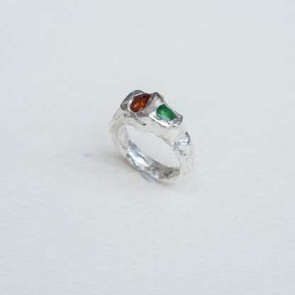 Anillo de Lava espesartina y tsavorita