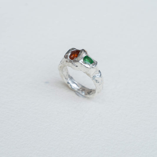 Anillo de Lava espesartina y tsavorita