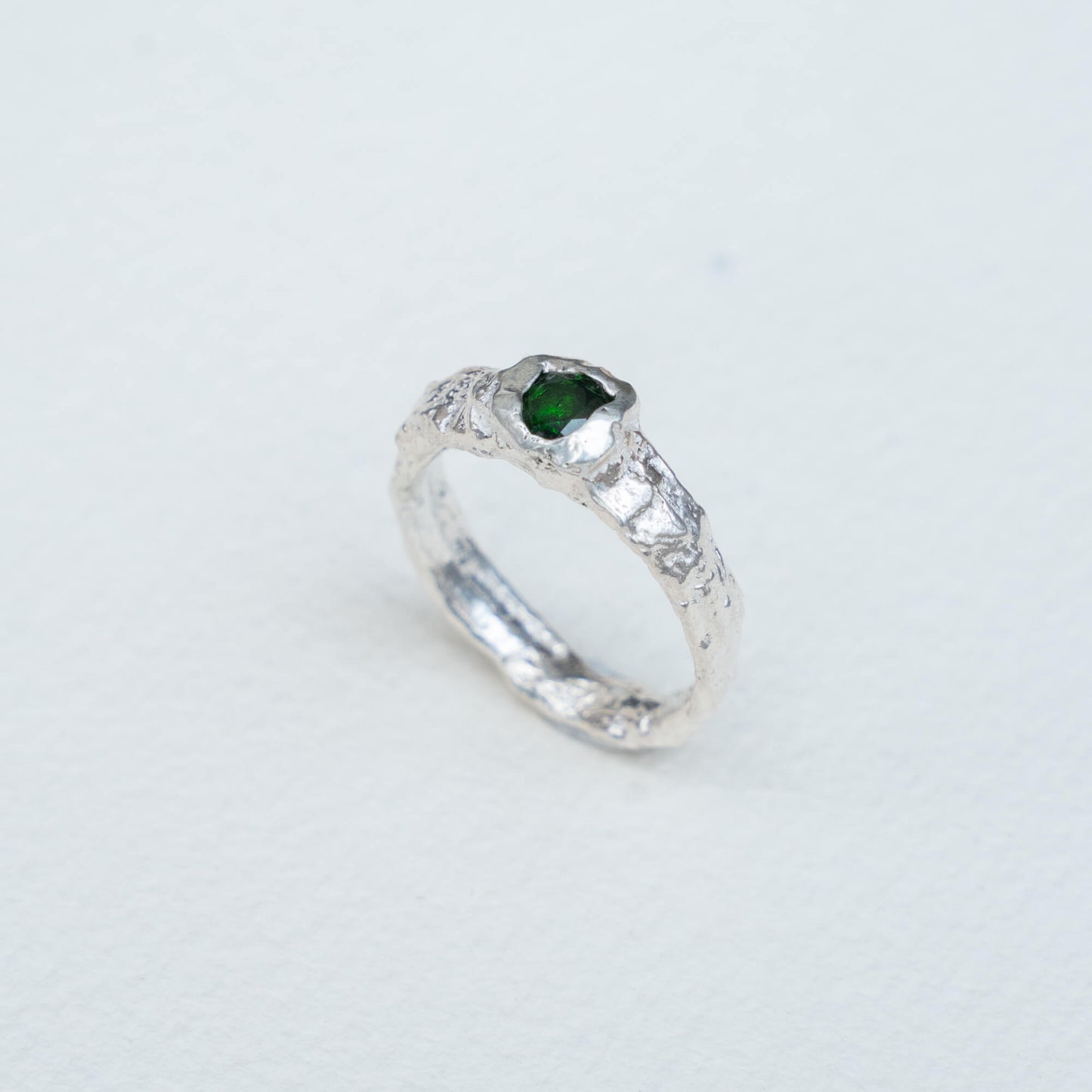 Anillo de Lava cromodiopsidio