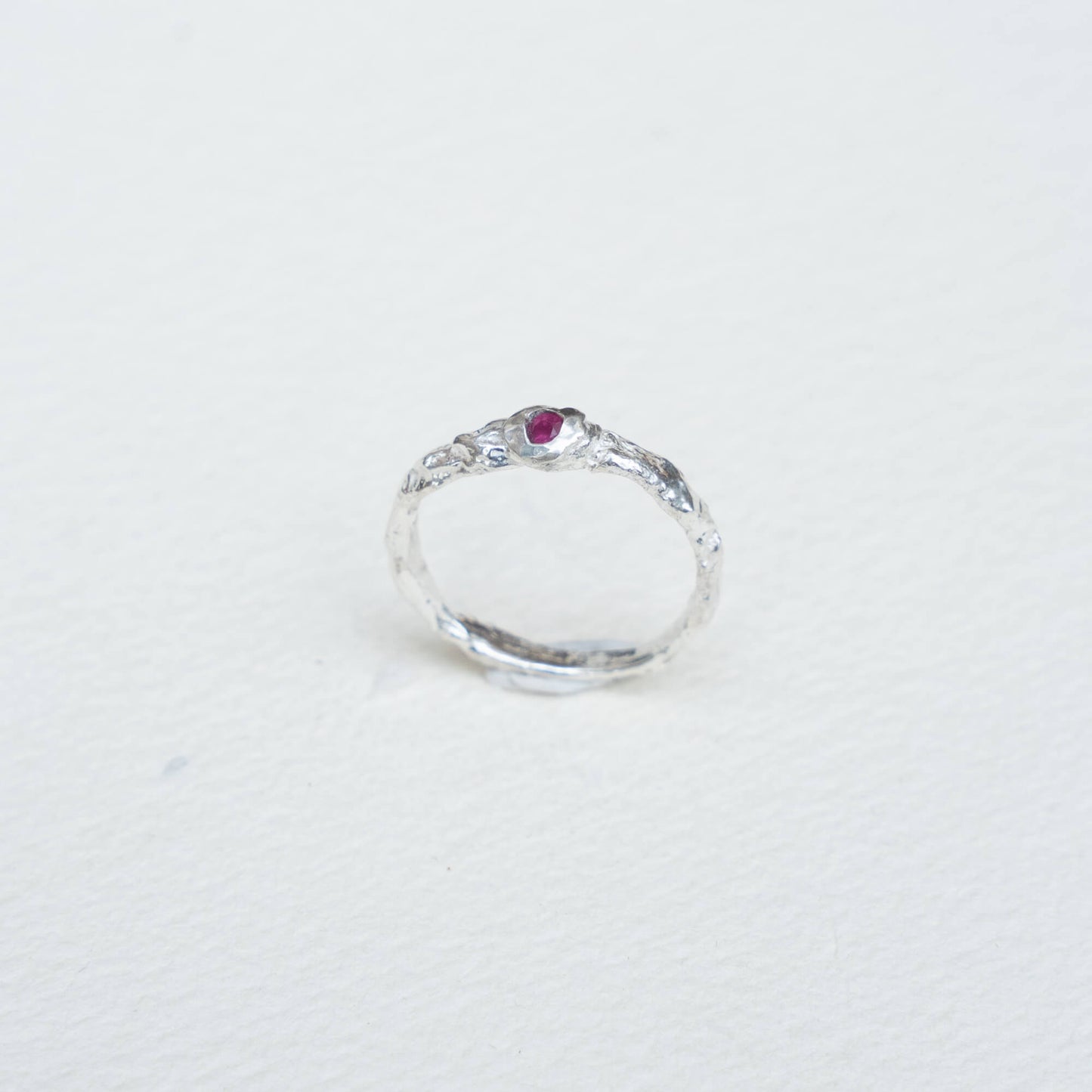 Anillo de Lava rubí