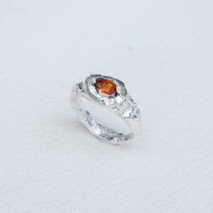 Anillo de Lava espesartina