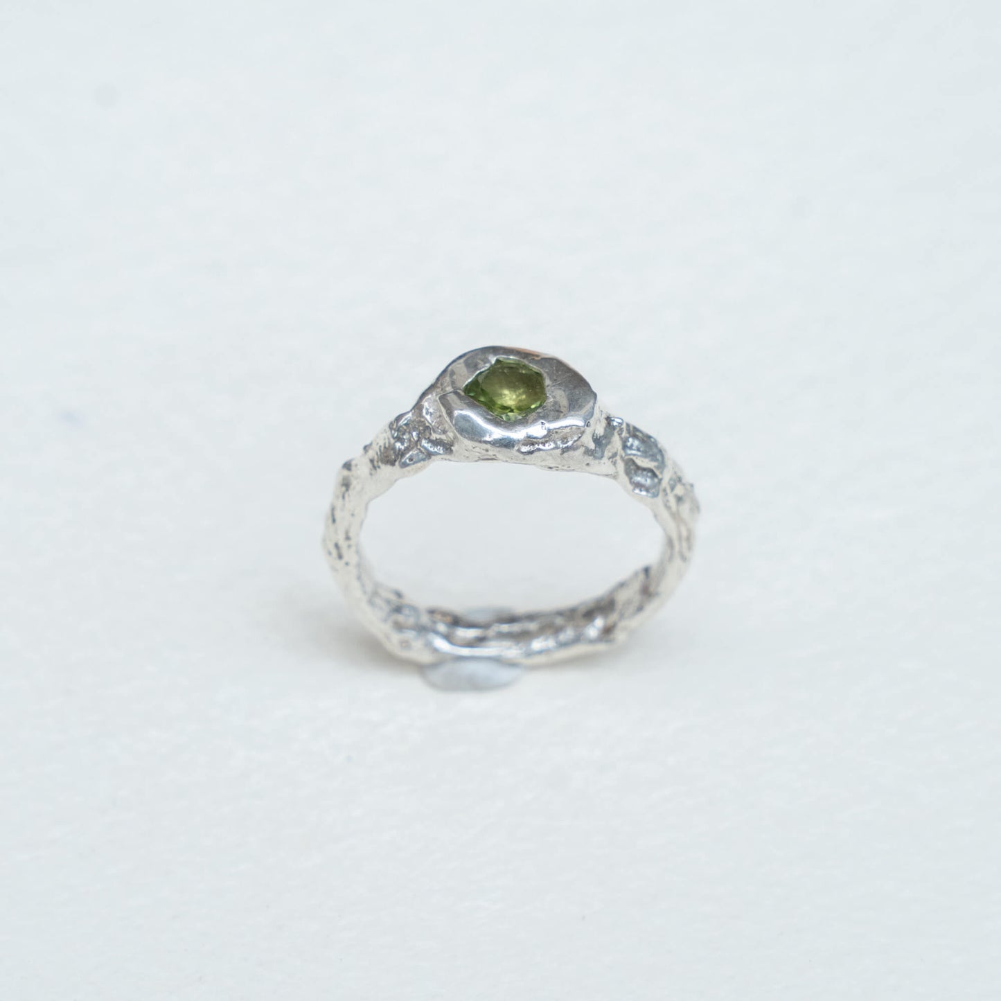 Anillo de Lava peridoto