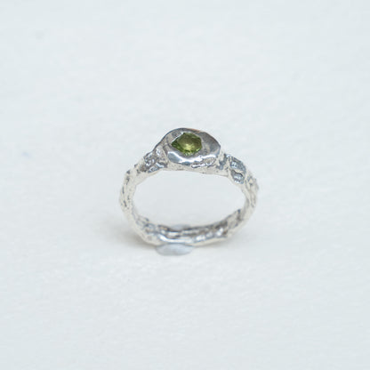 Anillo de Lava peridoto