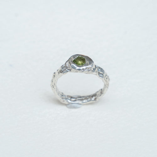 Anillo de Lava peridoto