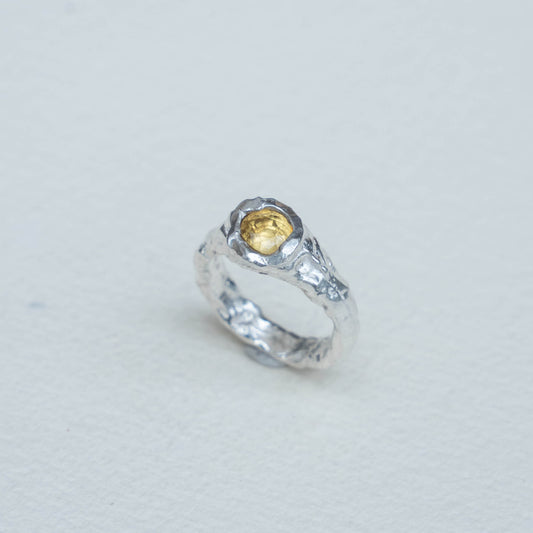 Anillo de Lava zafiro