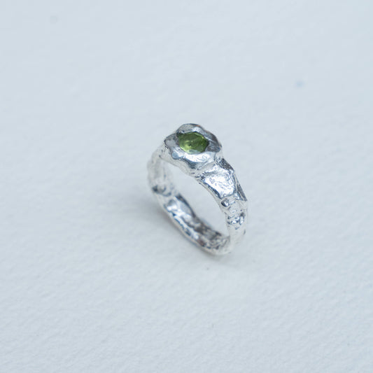 Anillo de Lava peridoto
