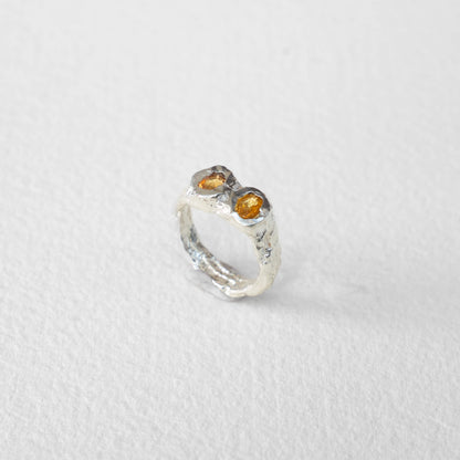 Anillo de Lava zafiros