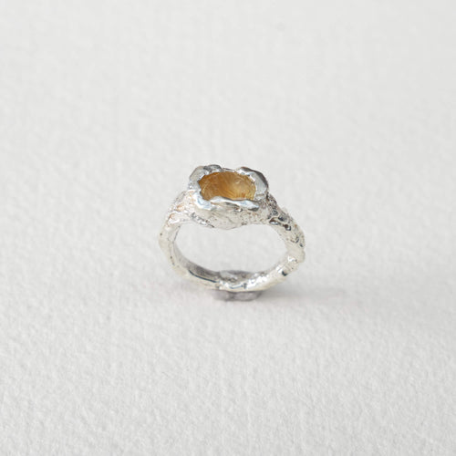 Anillo de Lava cuarzo rutilado cabello de ángel