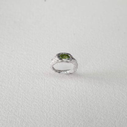 Anillo de Lava Peridoto